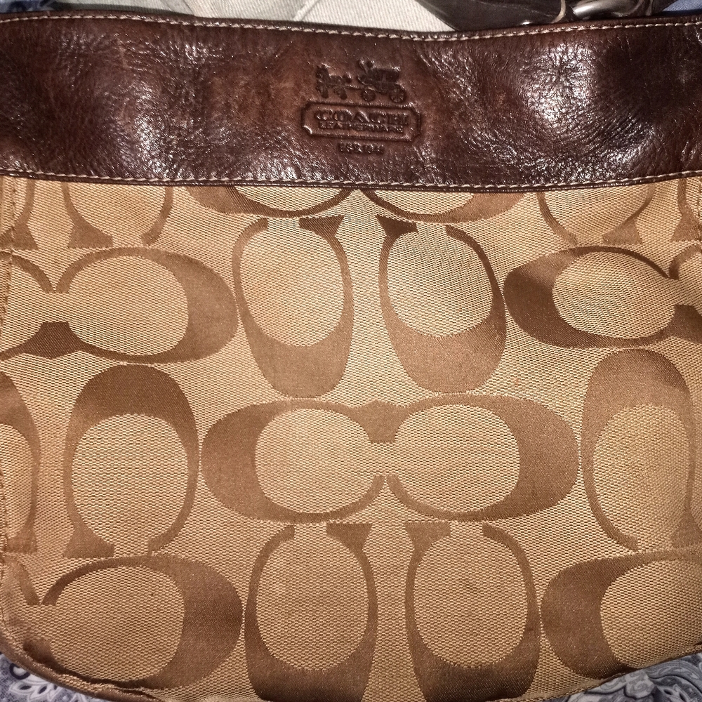 Coach Logo Medium size Purse